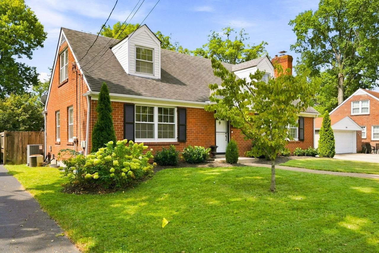912 Beechwood Rd - Photo 4 of 50