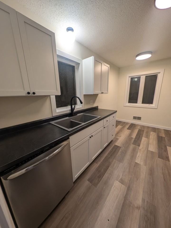 9936 11th Ave S - Photo 3 of 15