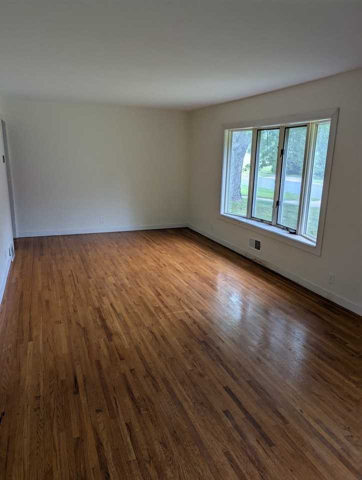 9936 11th Ave S - Photo 4 of 15