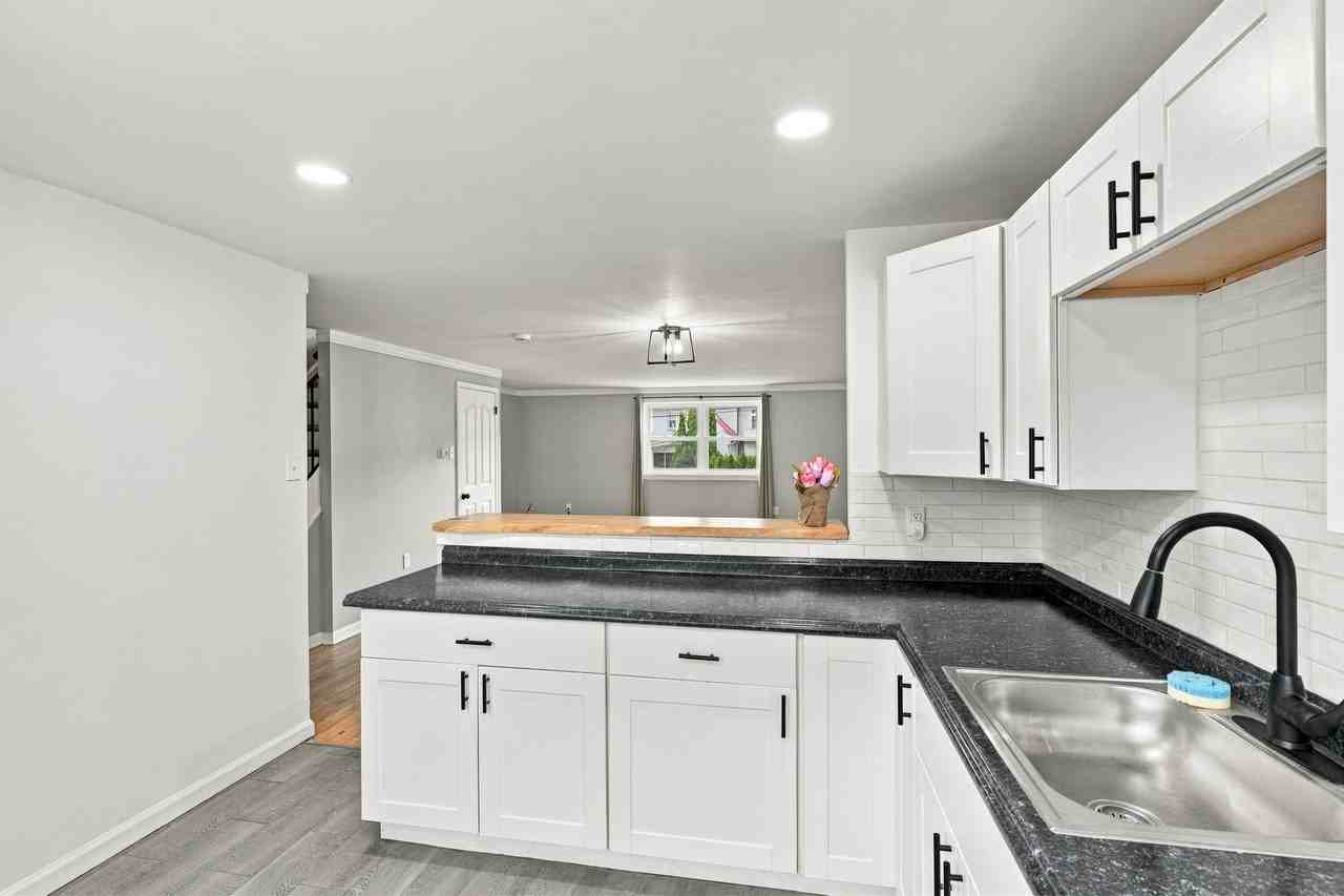 840 Hilton Dr - Photo 5 of 26