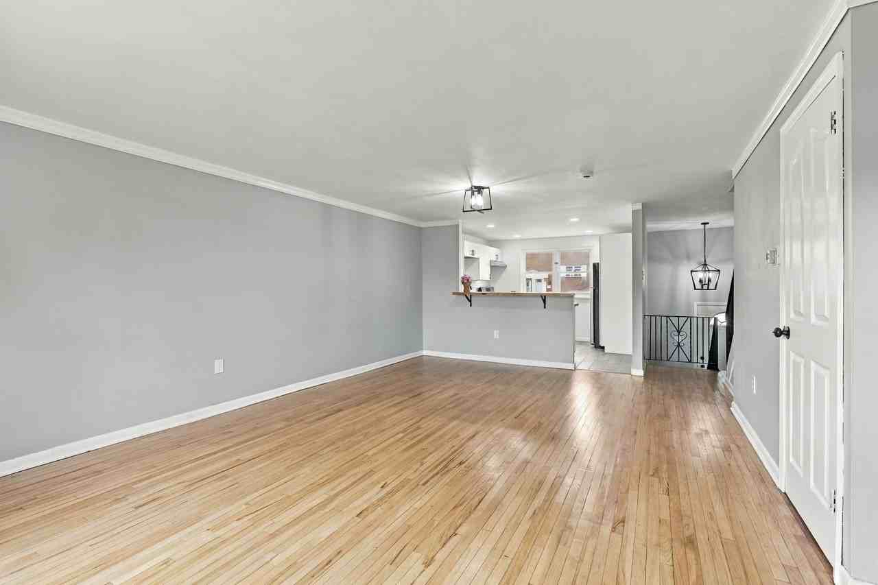840 Hilton Dr - Photo 6 of 26