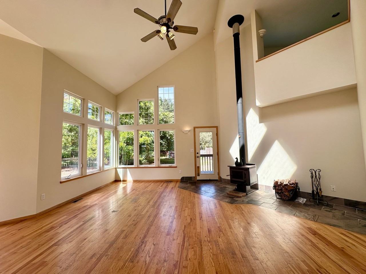 221 Russell Ln - Photo 4 of 44