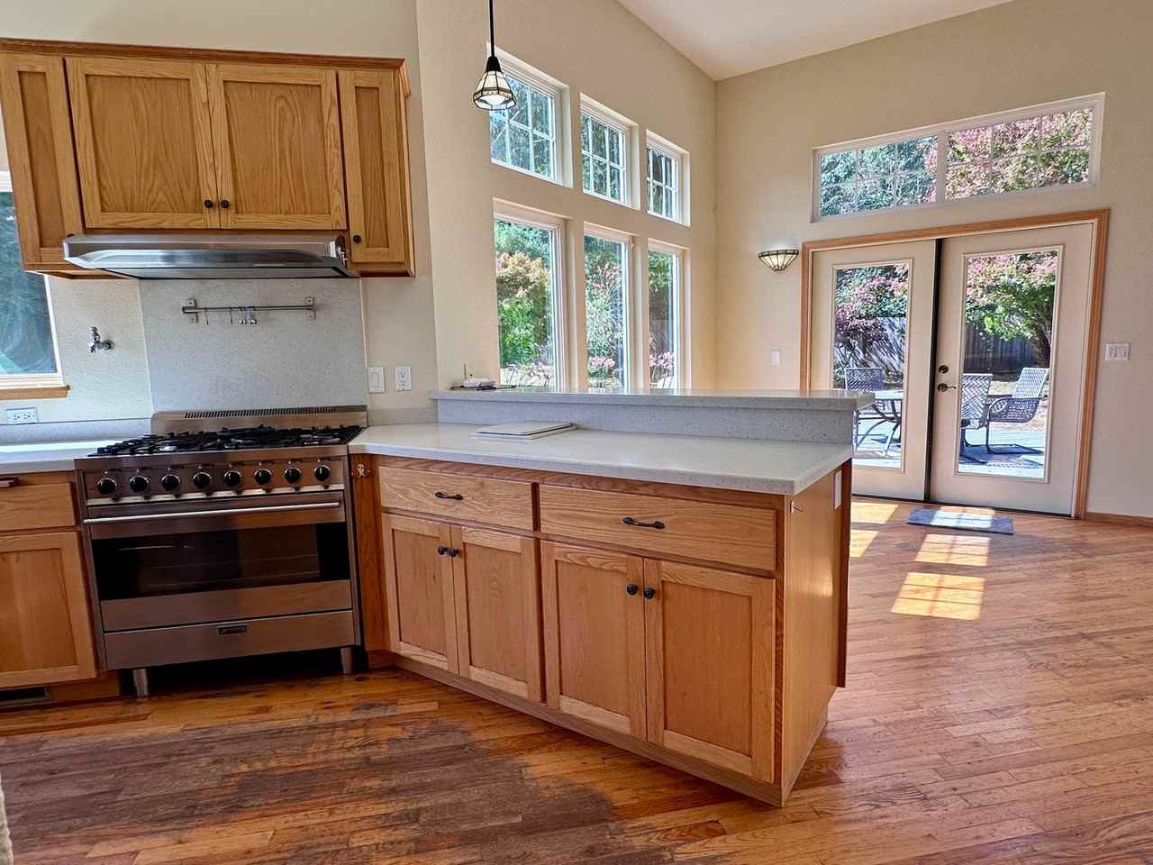 221 Russell Ln - Photo 6 of 44