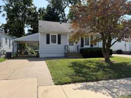 featured image of 2826 Hampshire St