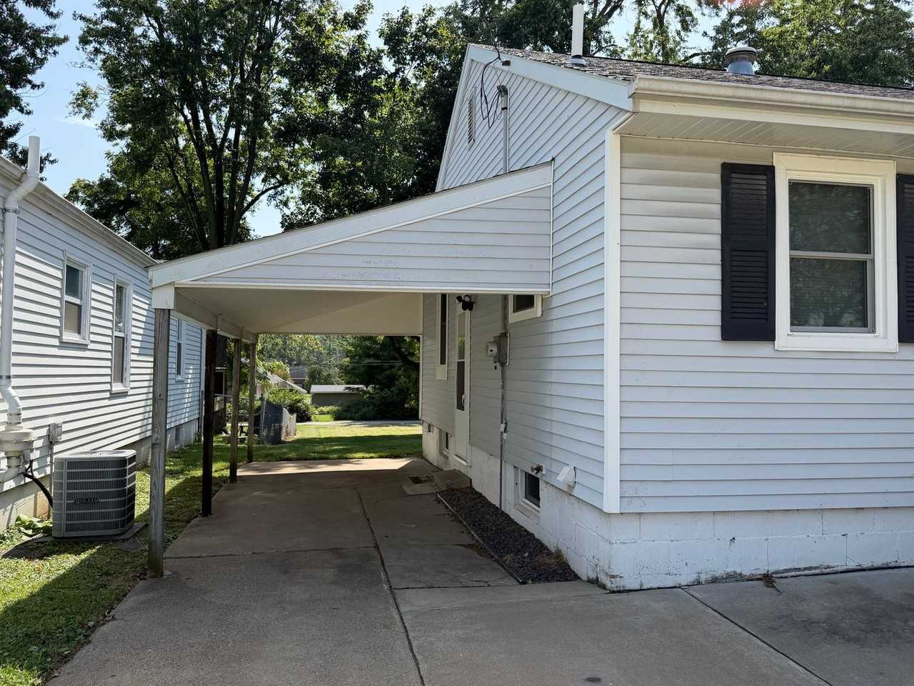2826 Hampshire St - Photo 2 of 15
