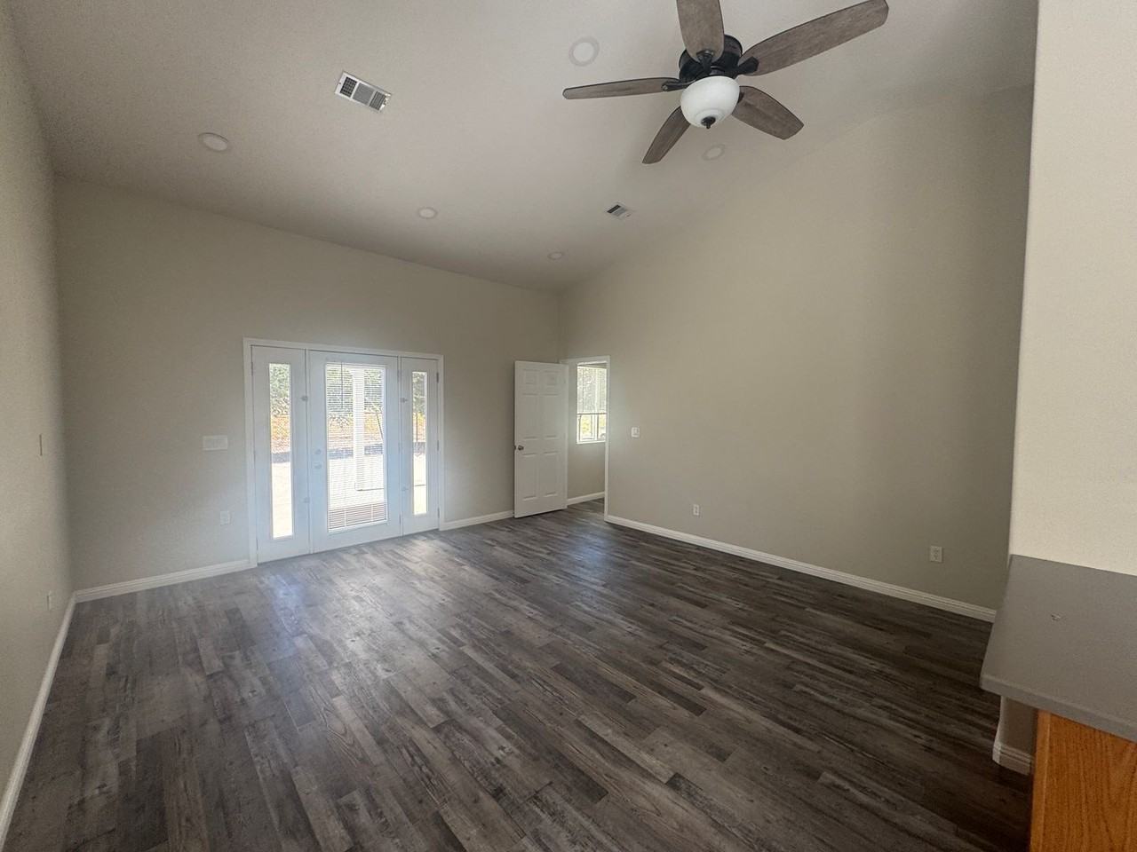 1565 Shiloh Pl - Photo 4 of 14