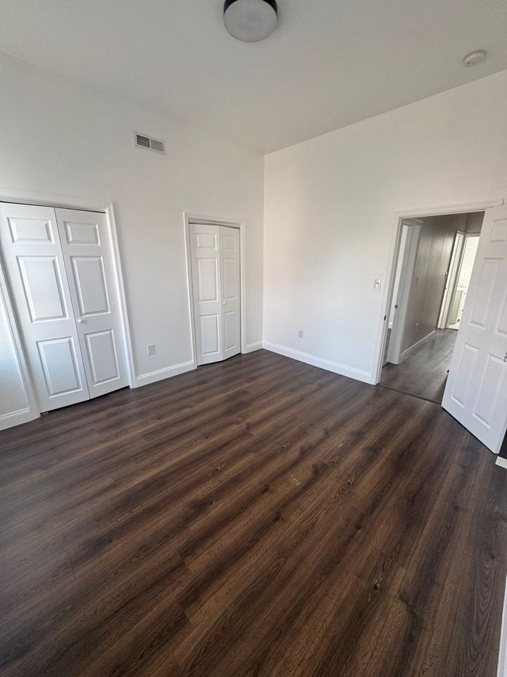 1771 N Dover St - Photo 4 of 20