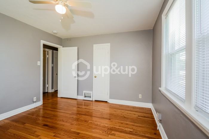 410 W Ripa Ave - Photo 5 of 11