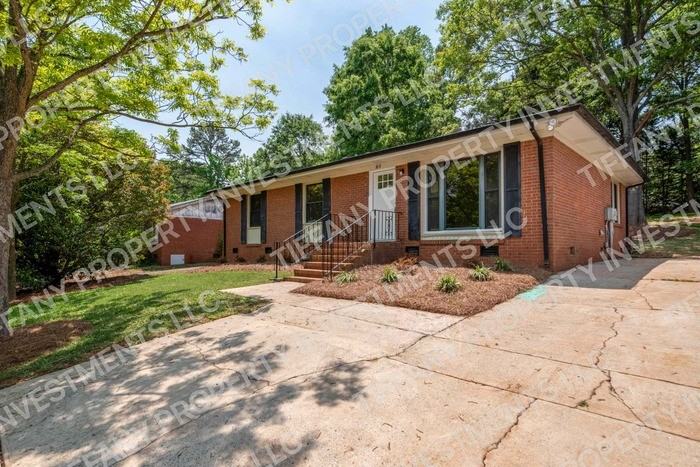 800 Tilden Rd - Photo 2 of 18