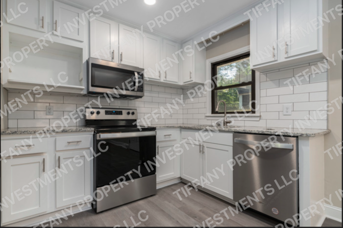 800 Tilden Rd - Photo 4 of 18