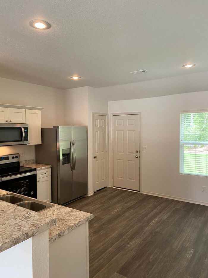3264 Sidell Rd - Photo 5 of 18