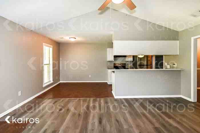 3780 Carroll Dr - Photo 4 of 16