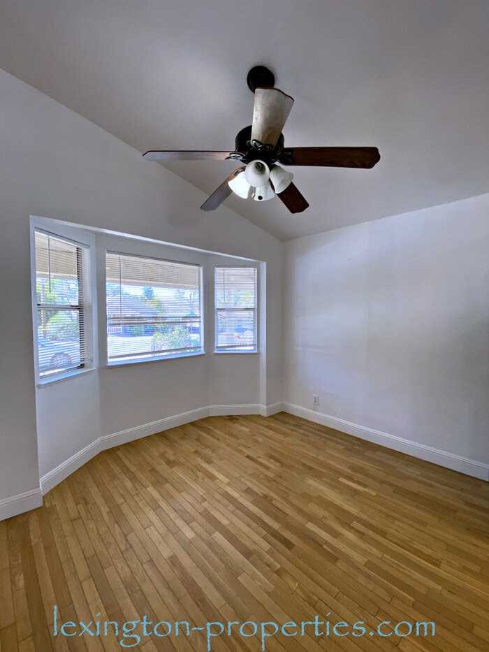 4935 San Francisco St - Photo 4 of 15