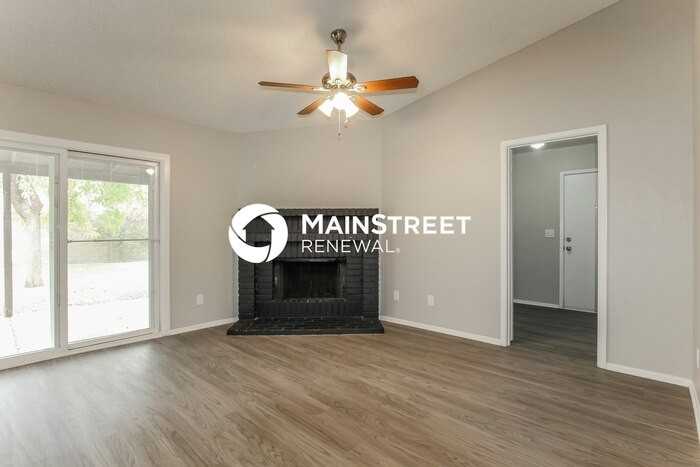 7619 W Hope Dr - Photo 4 of 16