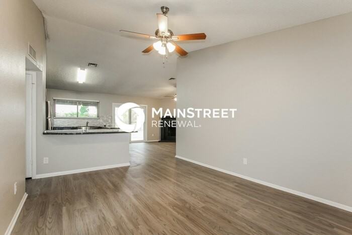 7619 W Hope Dr - Photo 5 of 16