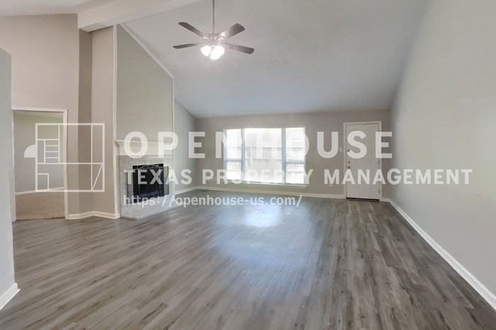 13102 Kingsmill Dr - Photo 4 of 20