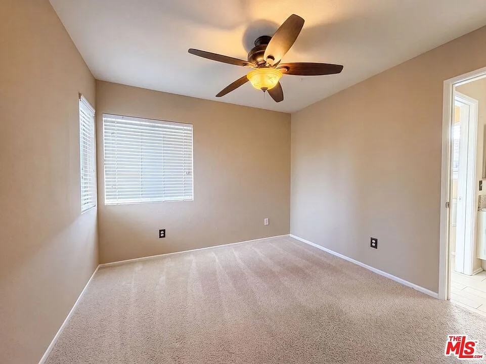 5539 West Avenue L 6 - Photo 3 of 6
