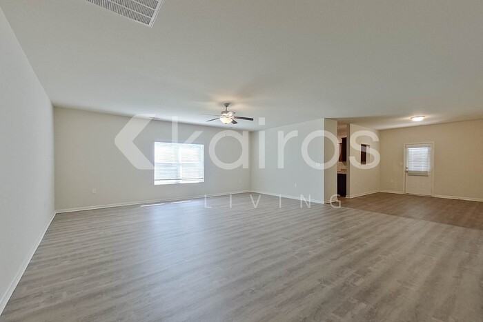 10739 Bent Brook Dr - Photo 6 of 28