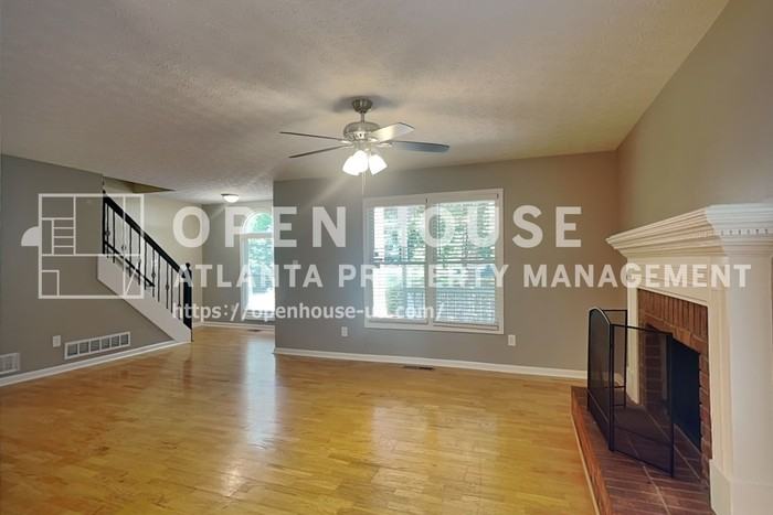 211 Mill Pointe Dr - Photo 4 of 22
