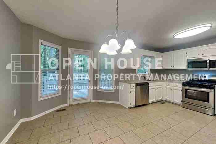 211 Mill Pointe Dr - Photo 7 of 22