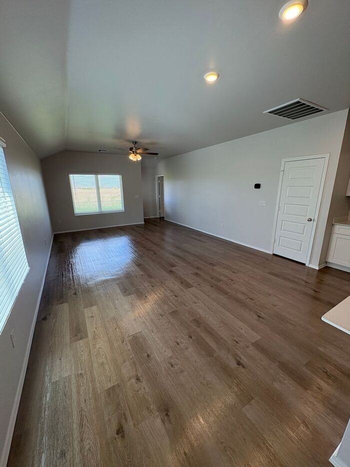 Nw 129th St - Photo 6 of 18