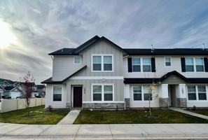 featured image of 1061 E Klamath Ln