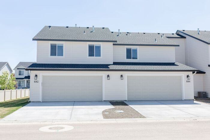 1061 E Klamath Ln - Photo 5 of 17