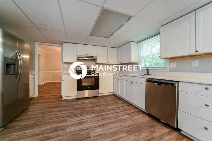 185 Derby Dr - Photo 3 of 14