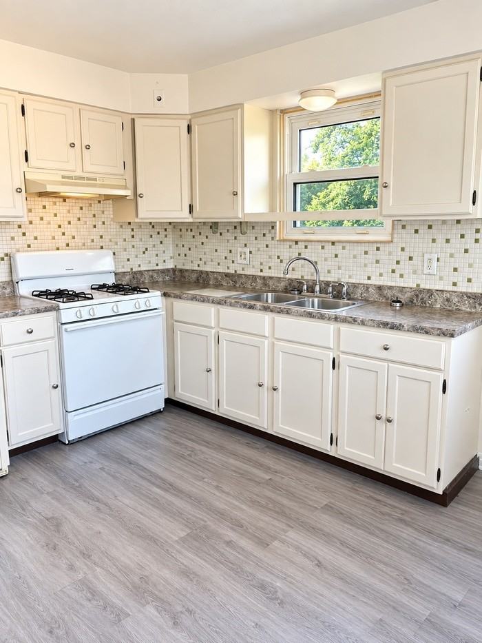 1685 Lonedell Rd - Photo 5 of 10