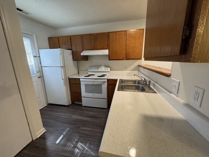 2902 Faversham Pl - Photo 5 of 20
