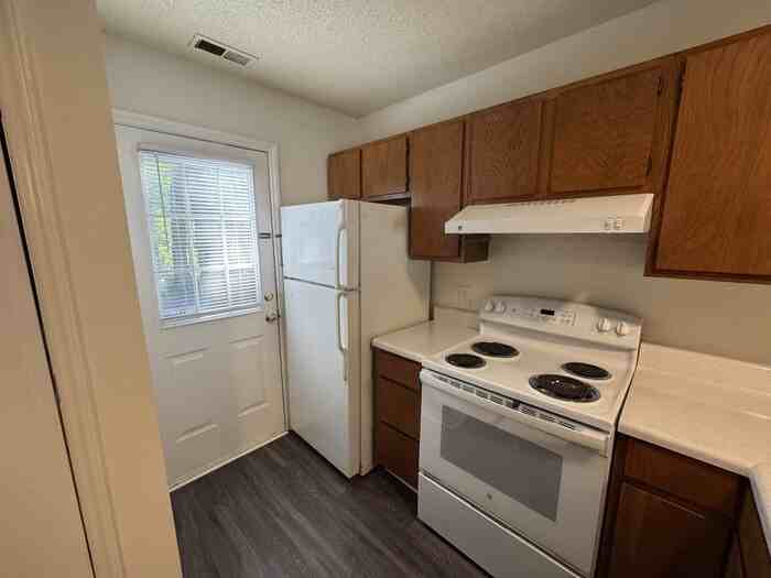2902 Faversham Pl - Photo 6 of 20