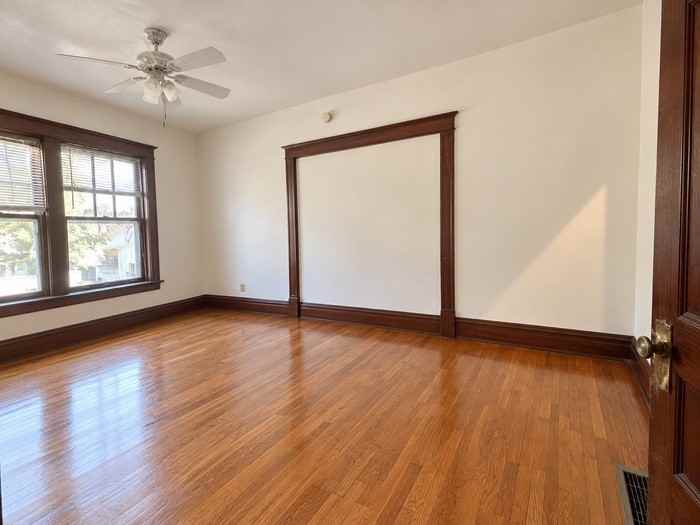 4110 Dewey Ave #1F - Photo 2 of 7