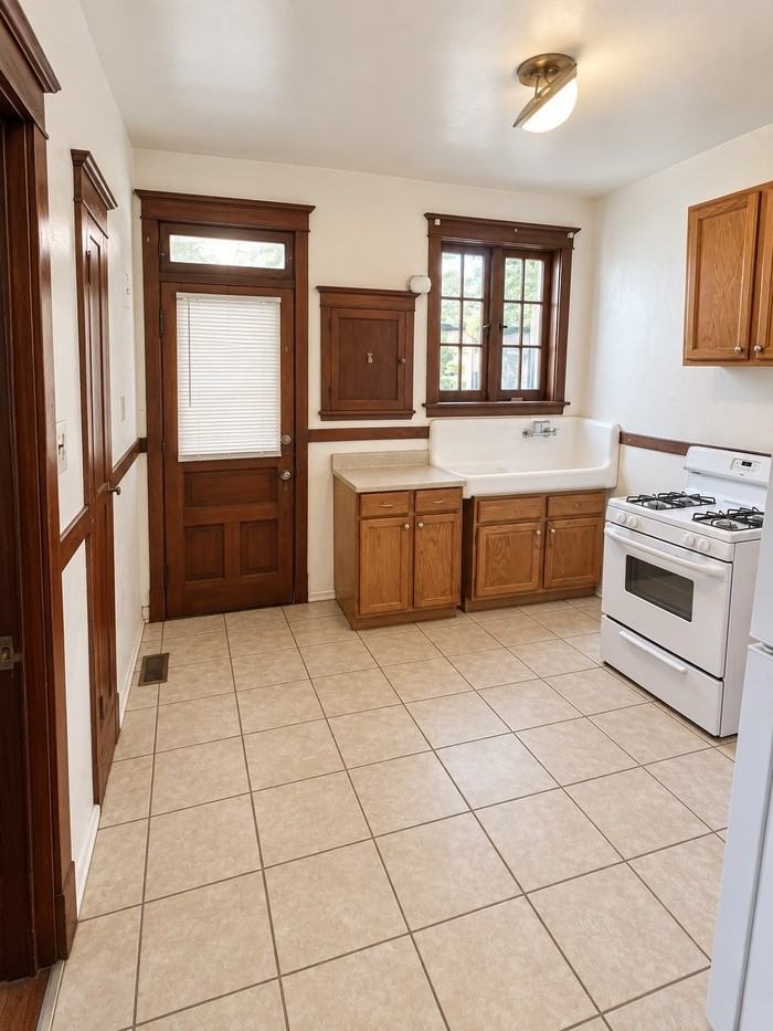 4110 Dewey Ave #1F - Photo 6 of 7