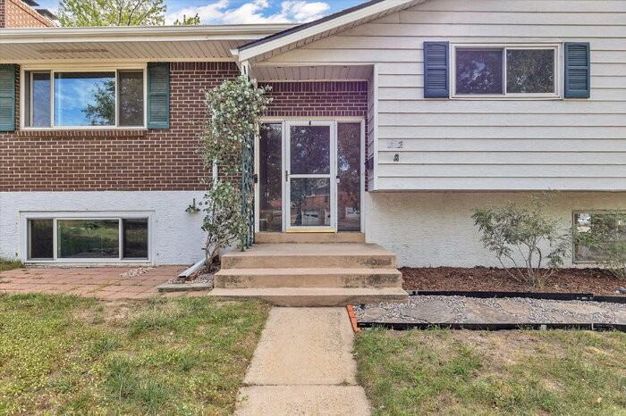 2231 Wynkoop Dr - Photo 4 of 32