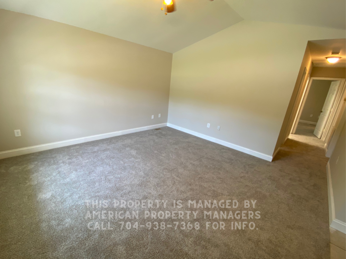 1176 Lombardi St - Photo 2 of 14