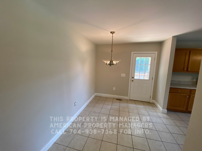1176 Lombardi St - Photo 5 of 14