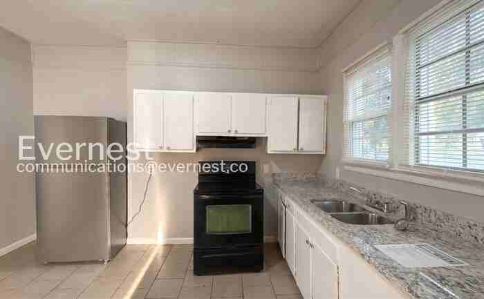 204 Highland St E - Photo 3 of 20