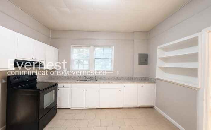 204 Highland St E - Photo 4 of 20