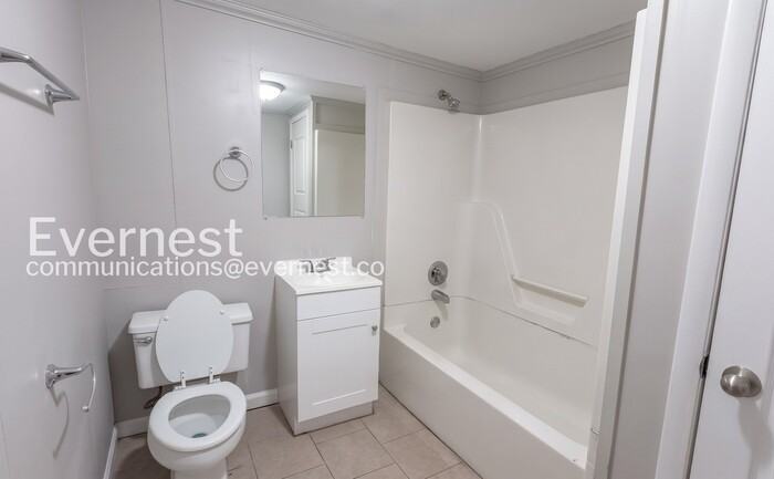 204 Highland St E - Photo 6 of 20