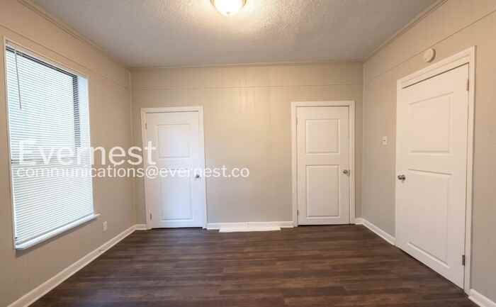 204 Highland St E - Photo 7 of 20