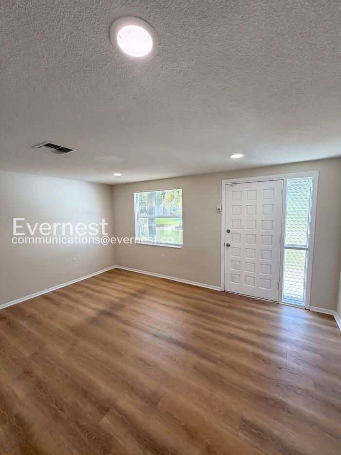 5023 Malus Dr - Photo 3 of 32