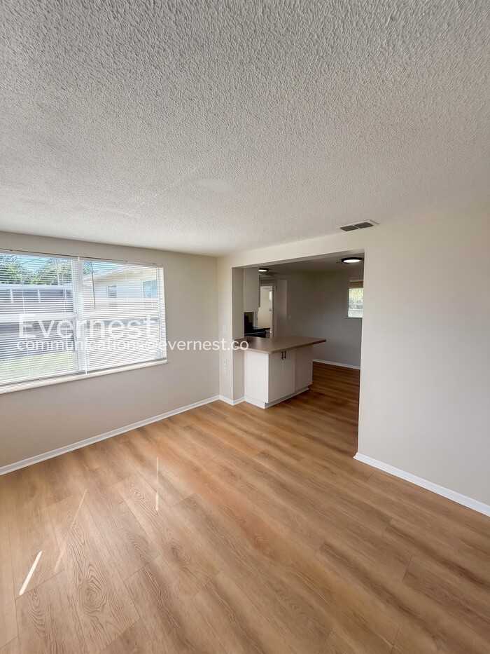 5023 Malus Dr - Photo 7 of 32