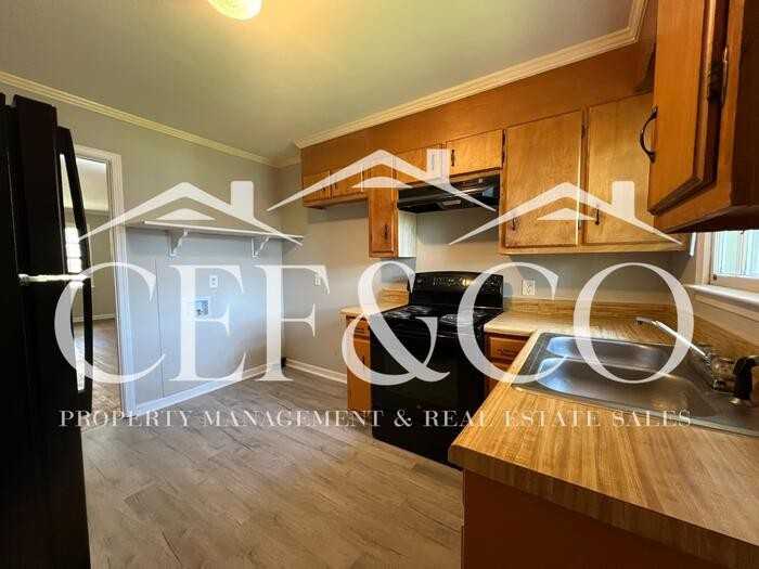 616 N Maple St #B - Photo 6 of 15