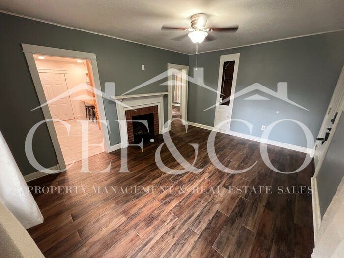 404 Gentry St - Photo 3 of 10
