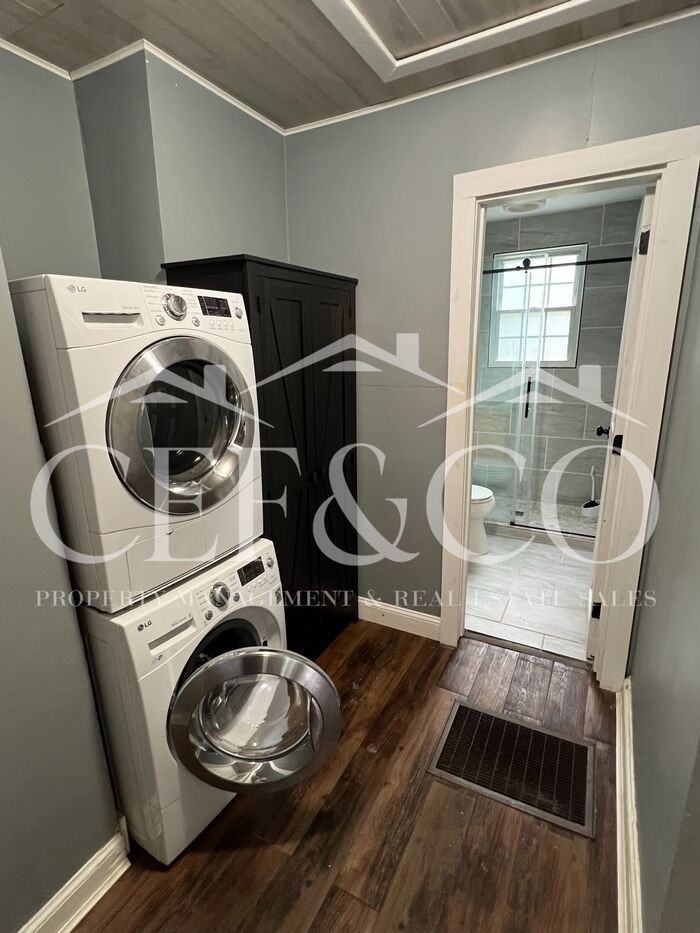 404 Gentry St - Photo 7 of 10