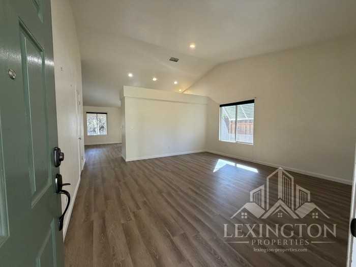 4824 Canfield Cir - Photo 5 of 30