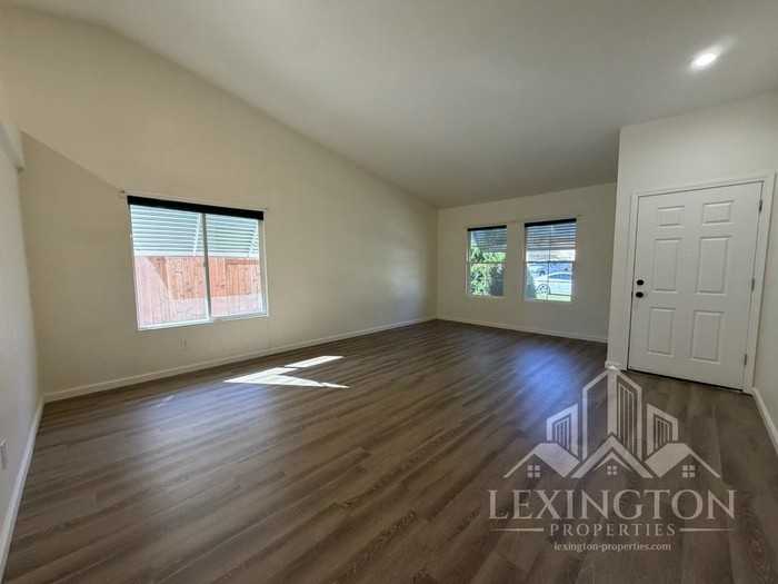 4824 Canfield Cir - Photo 6 of 30