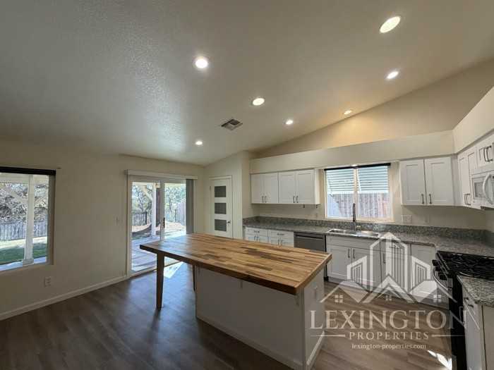 4824 Canfield Cir - Photo 7 of 30