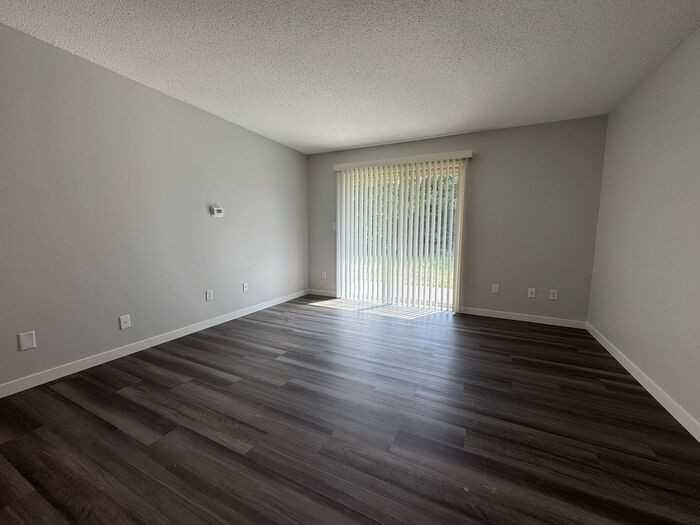 2639 Westwinds Dr #06 - Photo 5 of 10