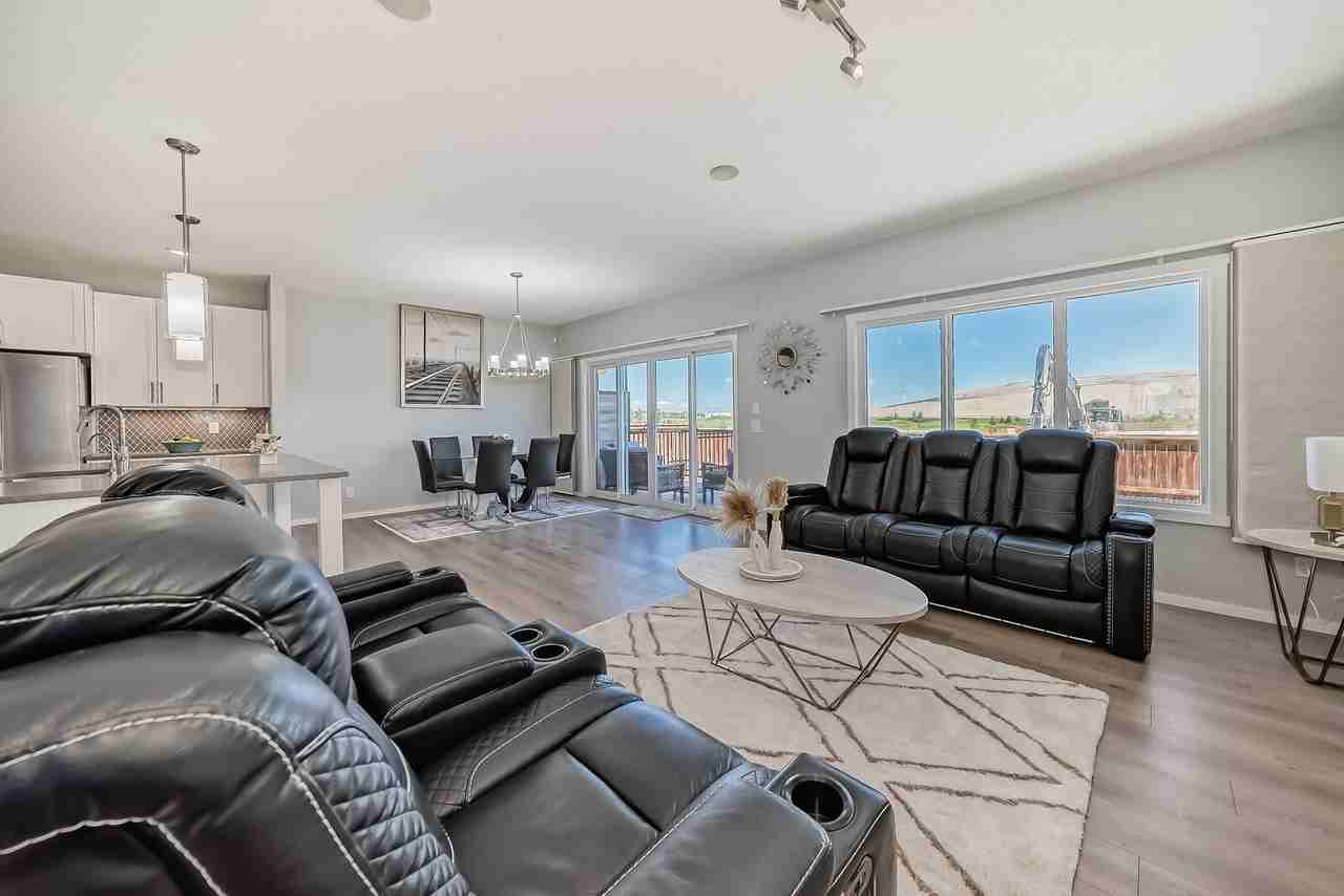 300 Walgrove Blvd Se - Photo 4 of 10
